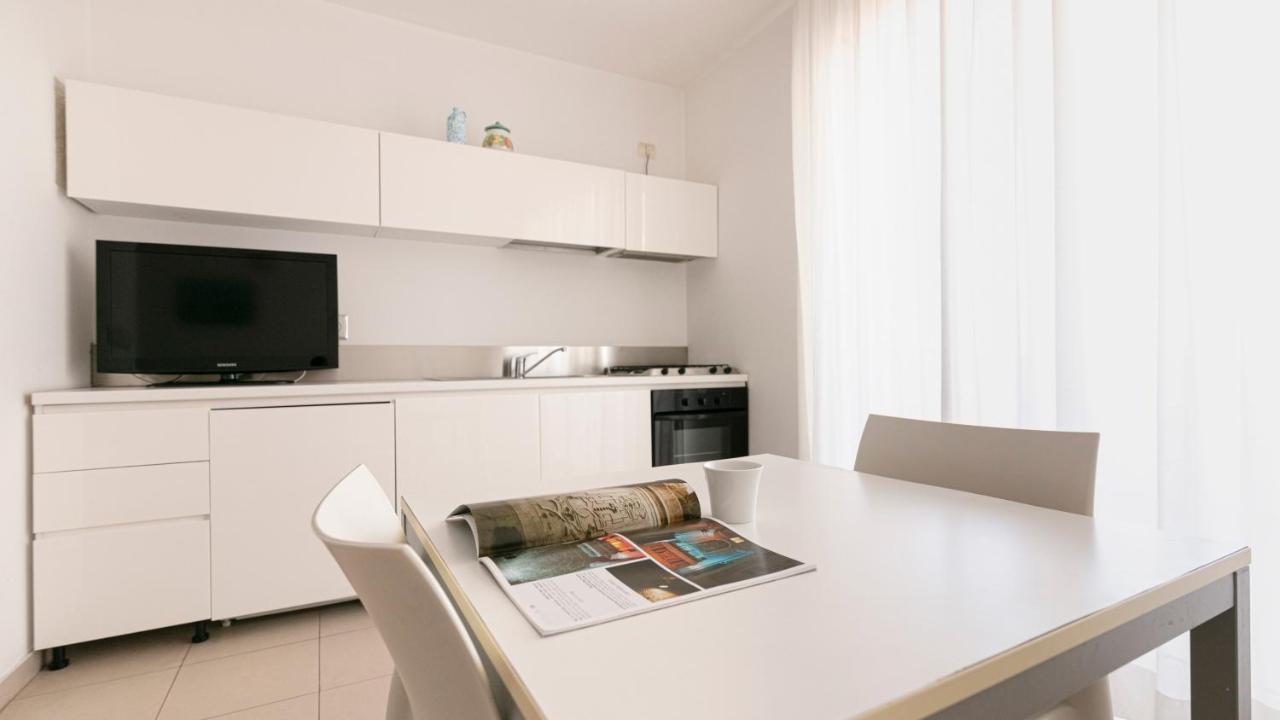 Residenza Excelsior Apartment Васто Екстериор снимка