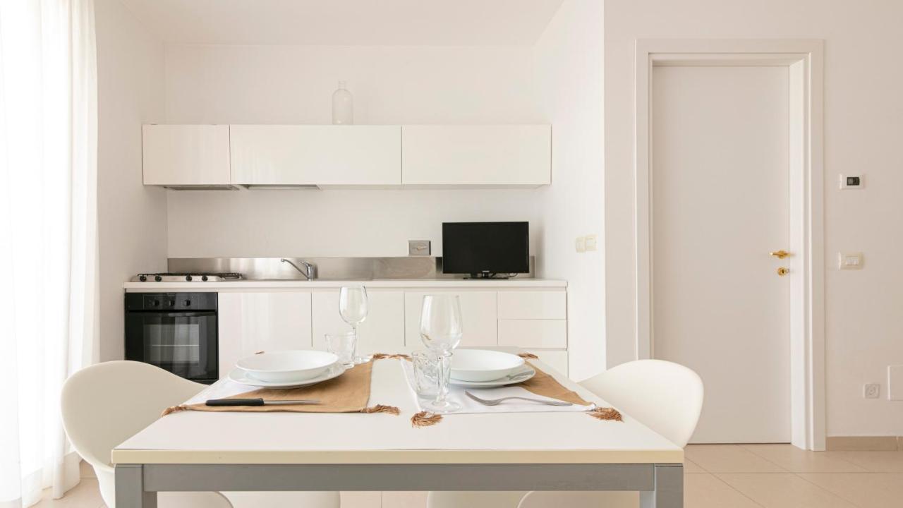 Residenza Excelsior Apartment Васто Екстериор снимка