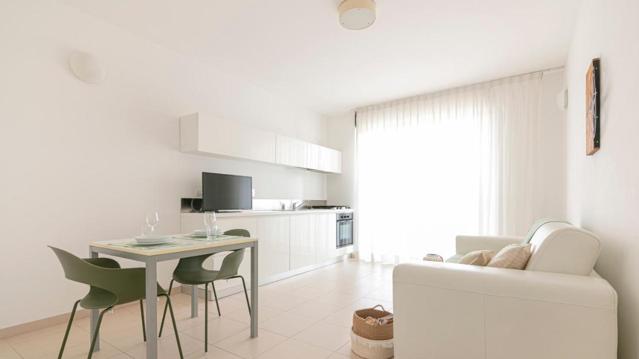 Residenza Excelsior Apartment Васто Екстериор снимка